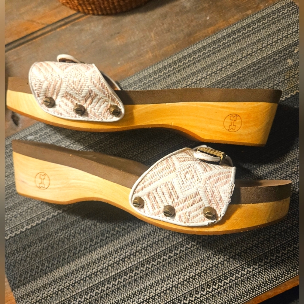 FOGG CUSHIONED SLIDES W/RAFFIA ADJUSTABLE STRAP&REAL WOOD WEDGE.LIKE DR.SCHOLLS!